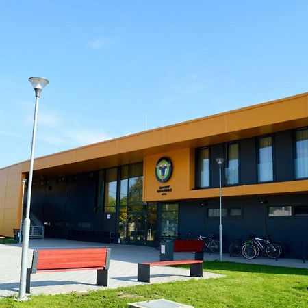 Sport Centrum Apartman Pápa Exteriör bild