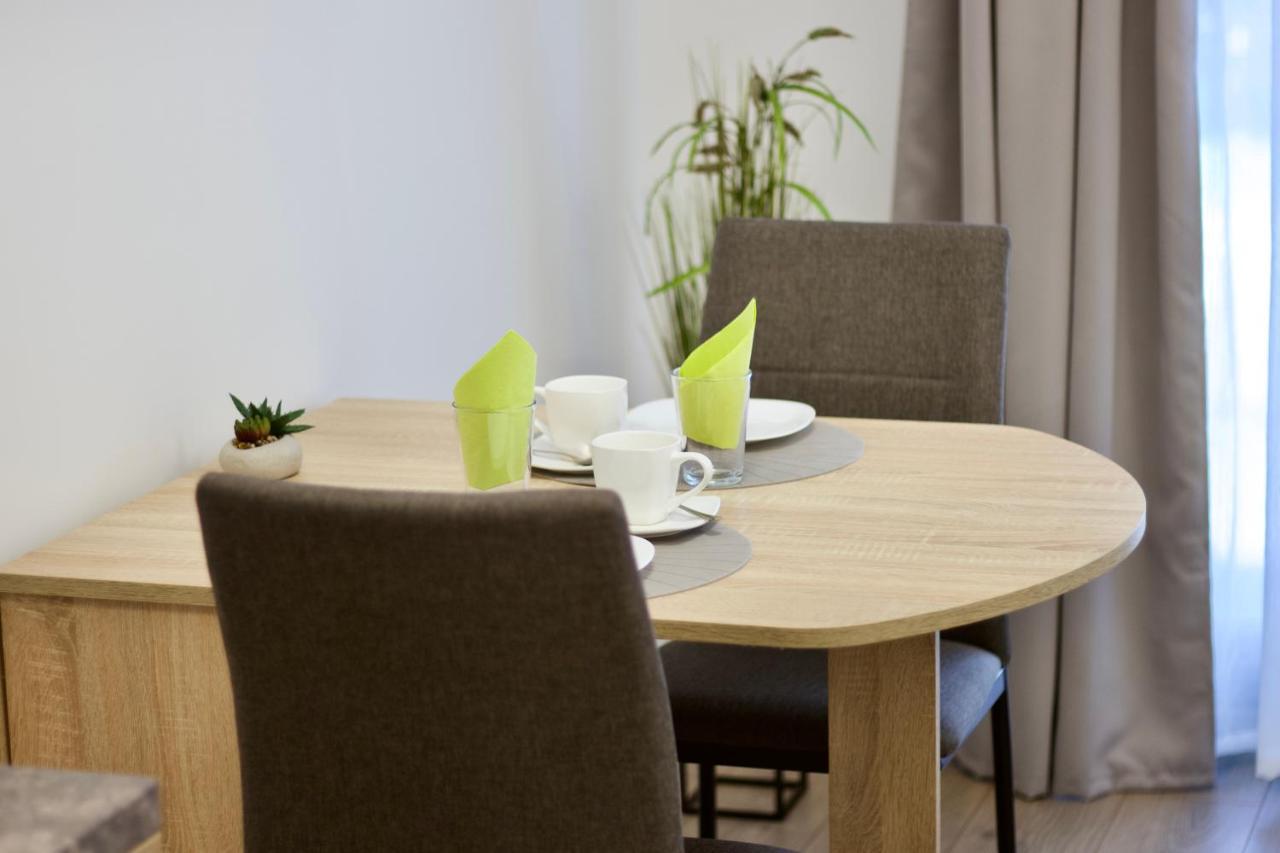 Sport Centrum Apartman Pápa Exteriör bild
