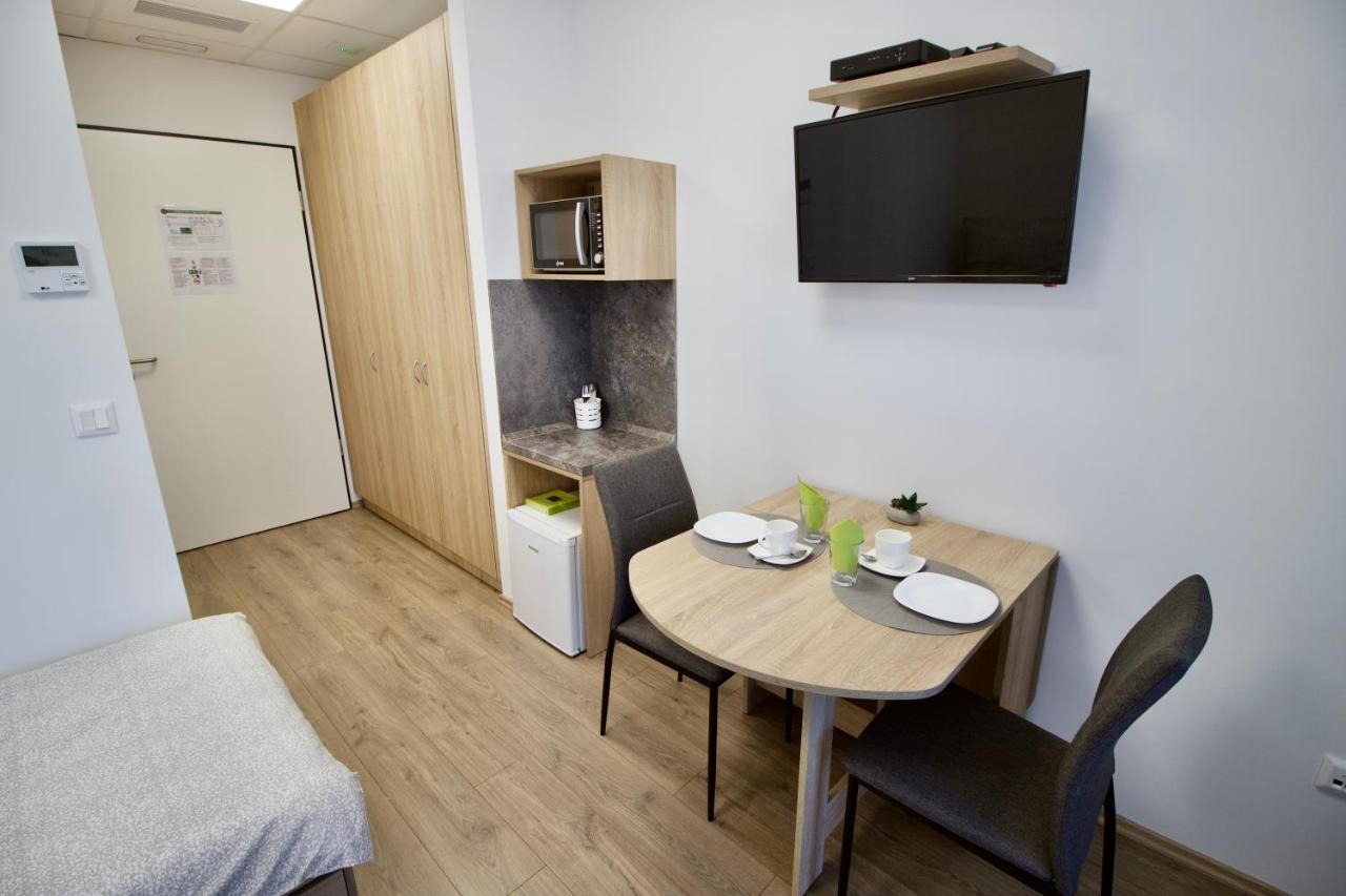 Sport Centrum Apartman Pápa Exteriör bild